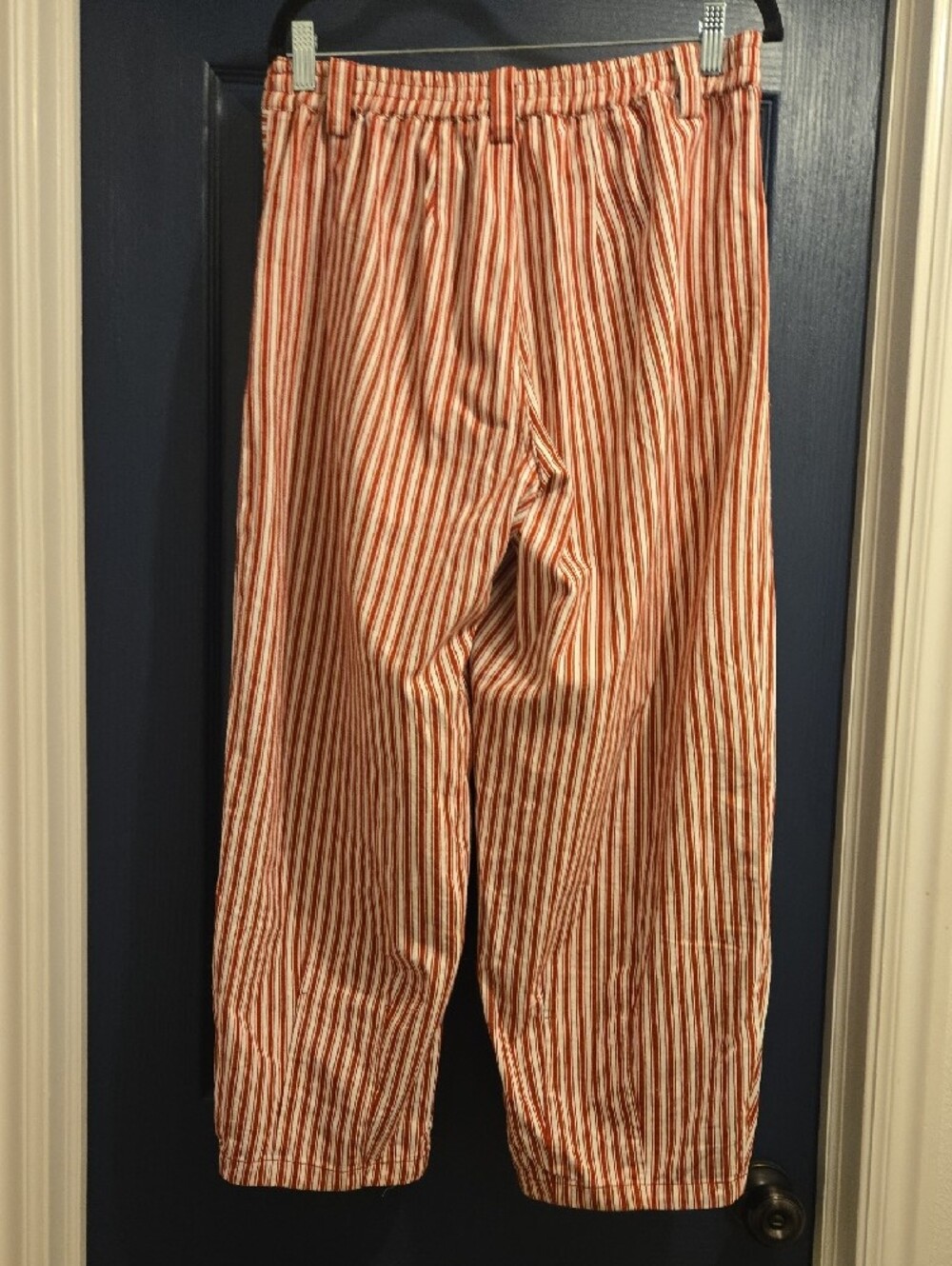 Very J Red & White Striped Pants BARREL JEANS - Picture 3 of 4